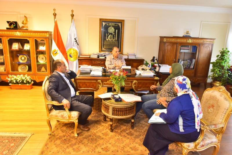 محافظ أسيوط يواصل  رصد التعديات والمخالفات البنائية 