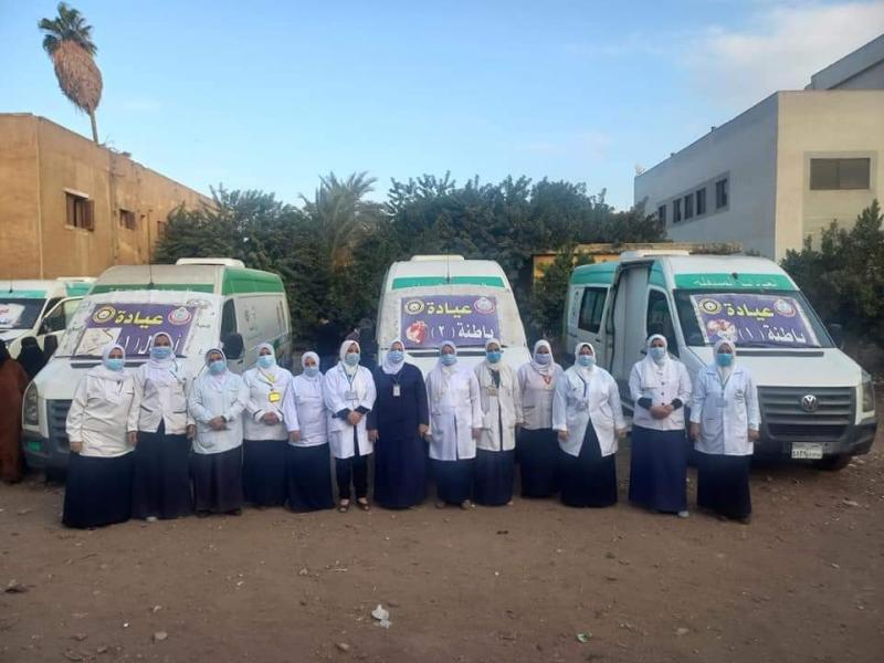 الكشف على ٢١٤٠ مريضاً  فى قافلة علاجية بقرية هلا مركز ميت غمر بالدقهلية 
