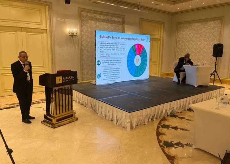 الدكتور سامى شعبان فى الجلسة الخاصة بالمنظمات النووية الدولية والمحلية