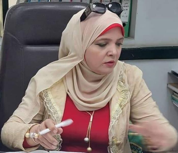 الاعلامية مها عبد الفتاح