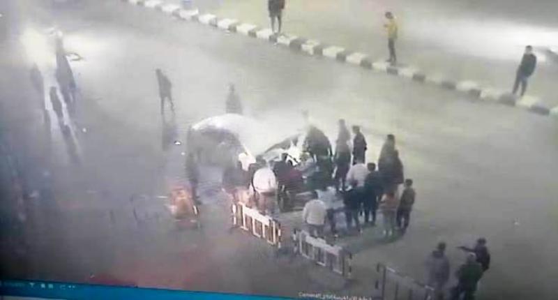 رئيس جامعة أسيوط يشيد بنجاح الأمن الجامعي فى التعامل السريع واطفاء سيارة ملاكى مشتعلة تصادف مرورها أمام الجامعة وإنقاذ حياة  قائدها