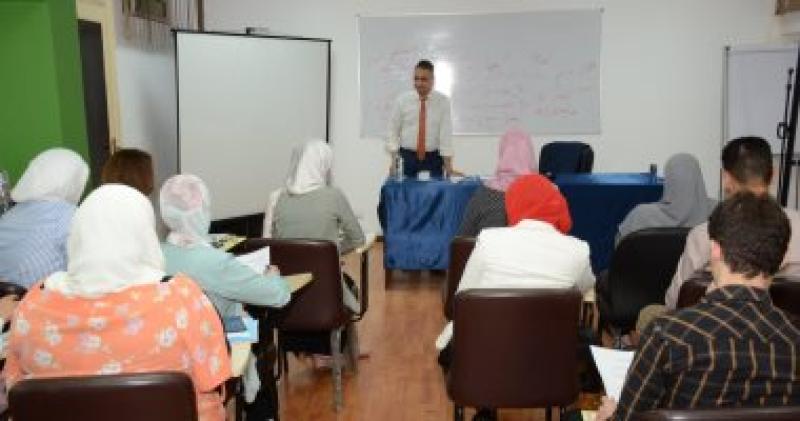 الدورة التدريبية المكثفة في فن الإلقاء الإذاعي