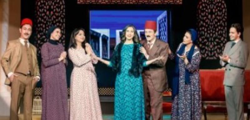 مسرحية عيلة اتعمل لها بلوك