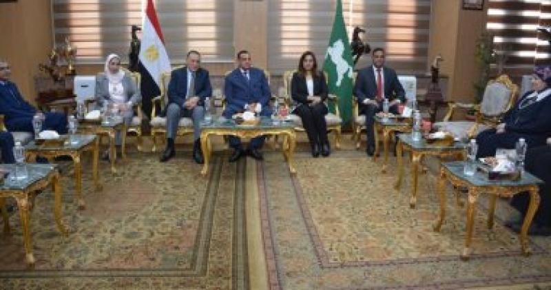 وزير التنمية المحلية فى محافظة الشرقية