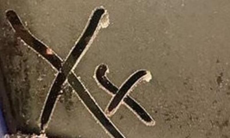 علامات على النوافذ