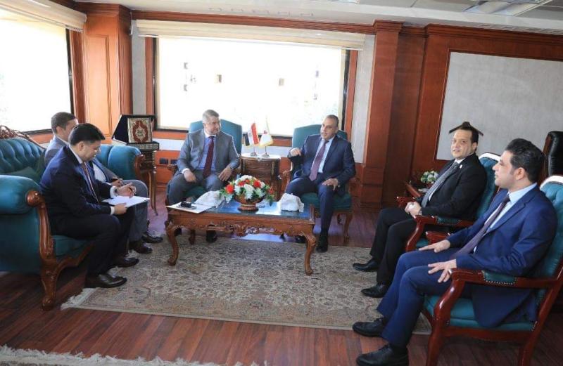 محافظ سوهاج ورئيس الهيئة العامة للتنمية الصناعية يناقش مطالب المستثمرين وحل مشاكل الاستثمار