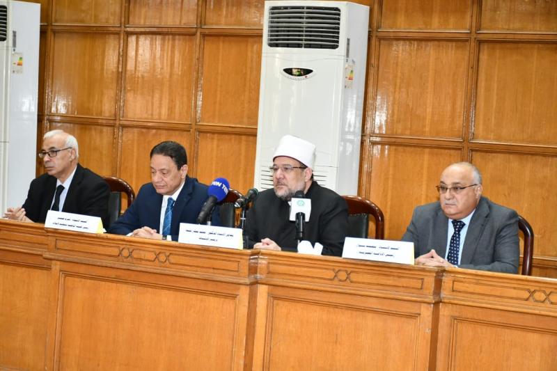 جانب من احتفالية تكريم أئمة دولة الجزائر