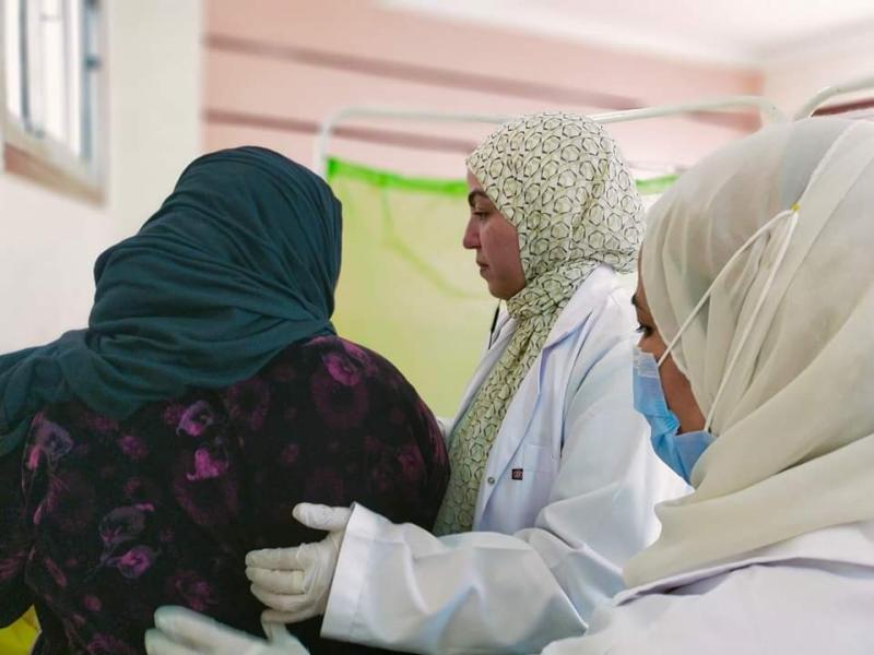 (ضمن مبادرة حياة كريمة) علاج ٢٦٣٩ مواطن بقافلة طبية بالحسينية   