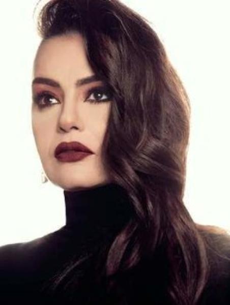 النجمة شريهان
