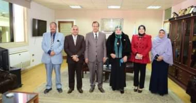 جامعة سوهاج تستضيف اول طبيبة صماء  فى العالم لإلقاء محاضرة 