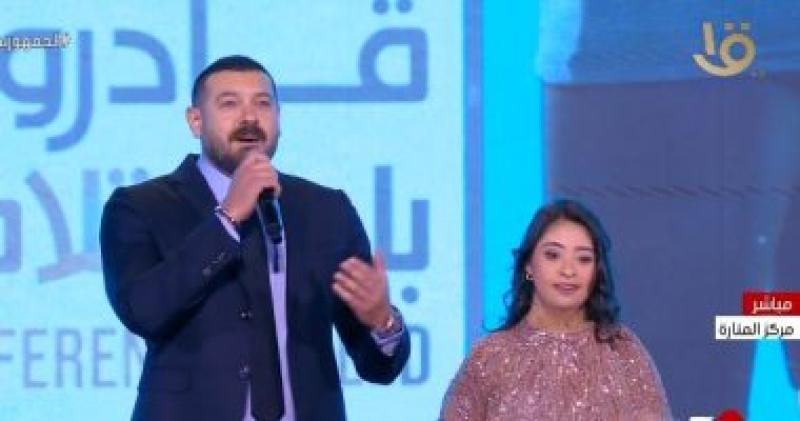 الفنان عمرو يوسف