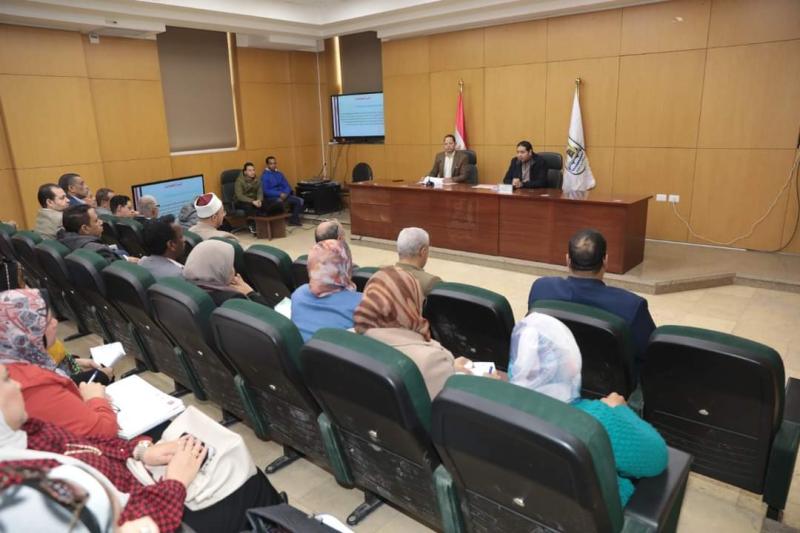 نائب محافظ بنى سويف  يعقد اجتماعا لتفعيل وحدة البنية المعلوماتية وربطها بالمركز الوطني "NSDL "