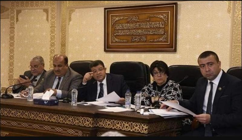 جانب من اجتماع اللجنة