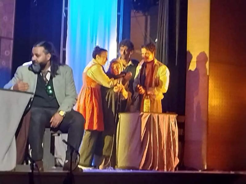 فريق التمثيل المسرحى بكلية الآداب جامعة عين شمس