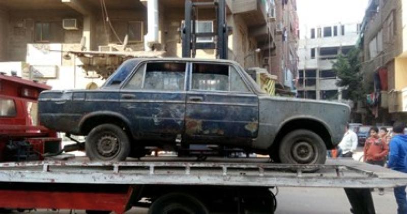 رفع سيارات قديمة - أرشيفية