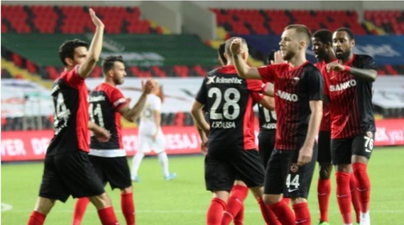 فريق باشاك شهير التركي