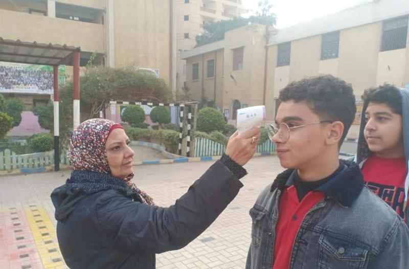 بدء امتحانات الفصل الدراسي الأول للثانوى العام بمدارس المتفوقين