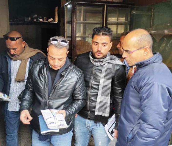 التحفظ على أغذية مجهولة المصدر وإعدام سلع منتهية الصلاحية بالفشن بنى سويف 