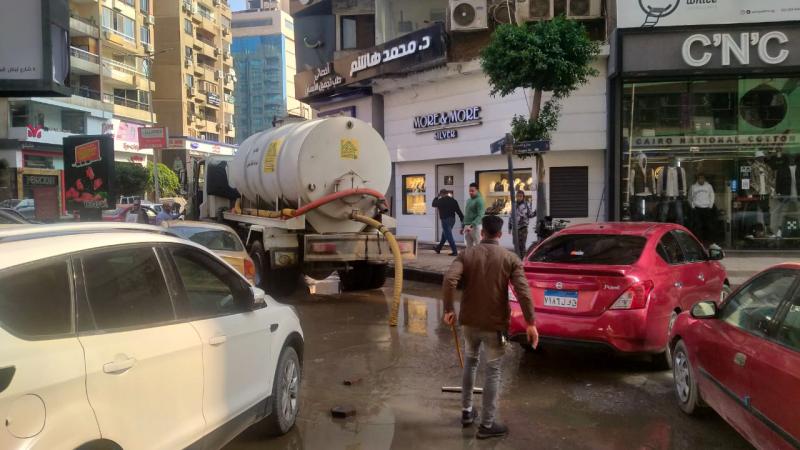 رفع مياه الأمطار من الشوارع