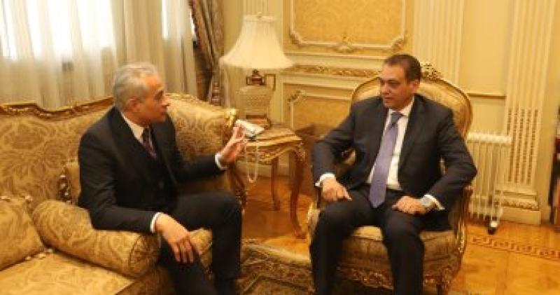 حسن شحاتة وزير القوى العاملة