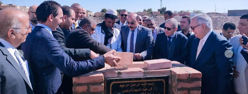 وضع حجر الاساسلمصنع الصلصة