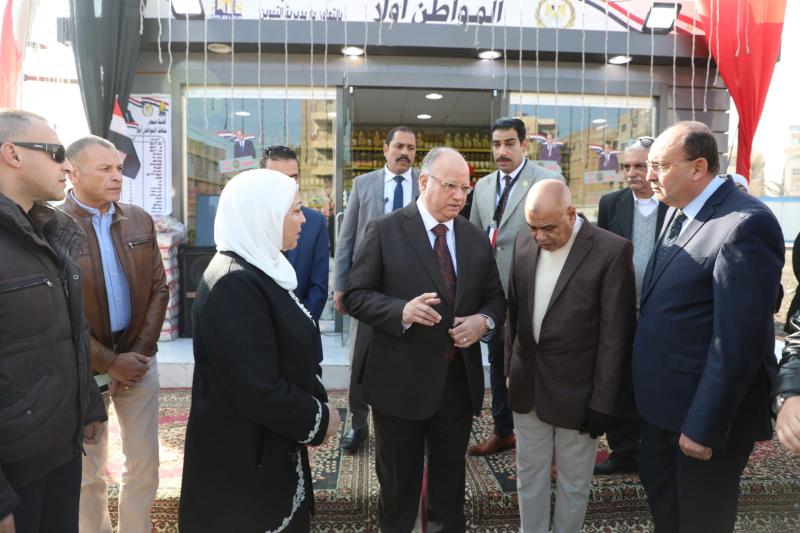 محافظ القاهرة يشهد افتتاح منفذا جديدا من منافذ اهلا رمضان بالمقطم