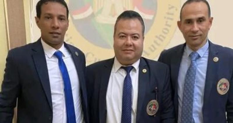 رجال الجمارك و المضبوطات
