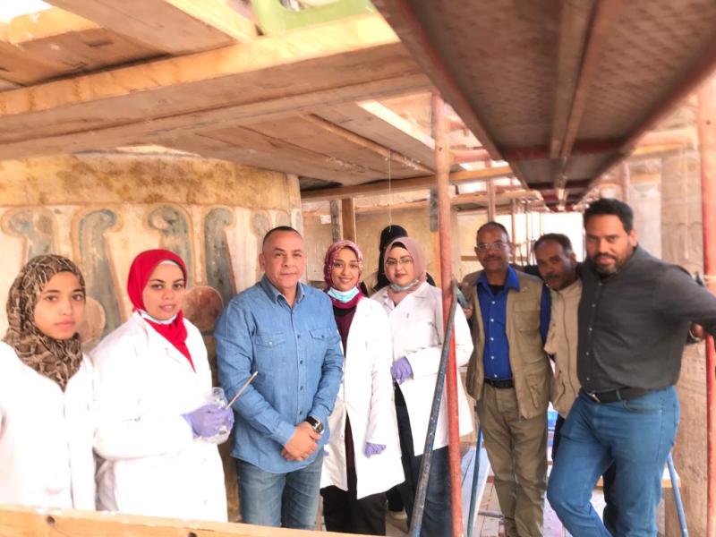  الإنتهاء من أعمال تنظيف 37 عمود من أعمدة صالة أعمدة معابد الكرنك بمحافظة الأقصر