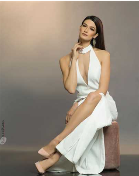 الفنانة تارا عماد
