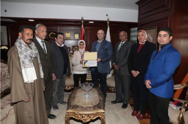 جانب من التكرم