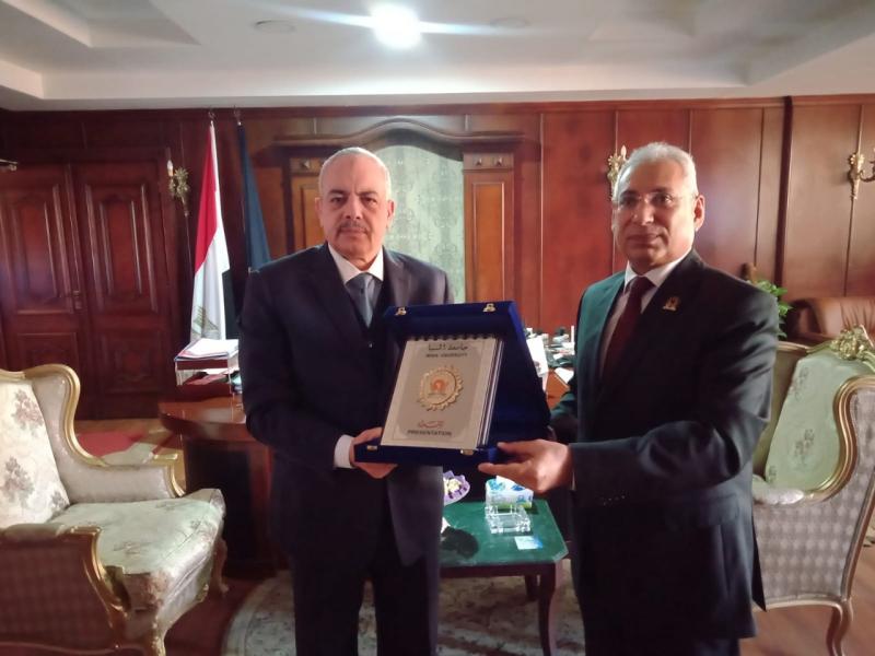 درع جامعة المنيا للقيادات الأمنية بالمحافظة  