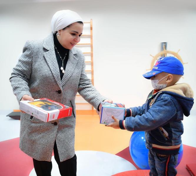 السيدة انتصار السيسى تزور مستشفى الأورمان