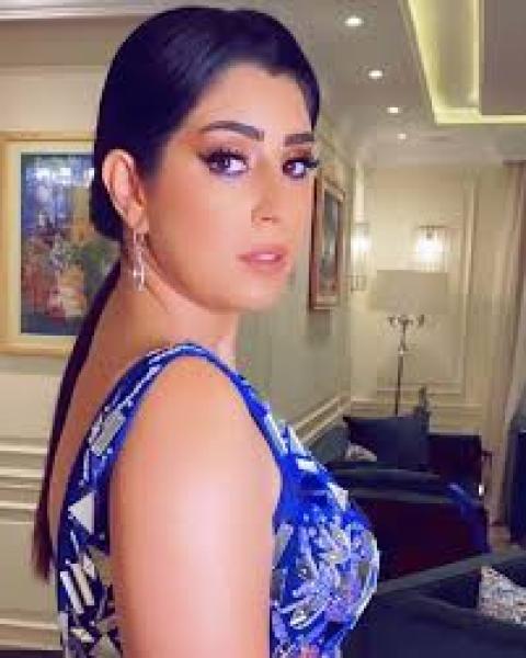 الفنانة آيتن