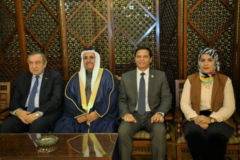 جانب من الافتتاح 