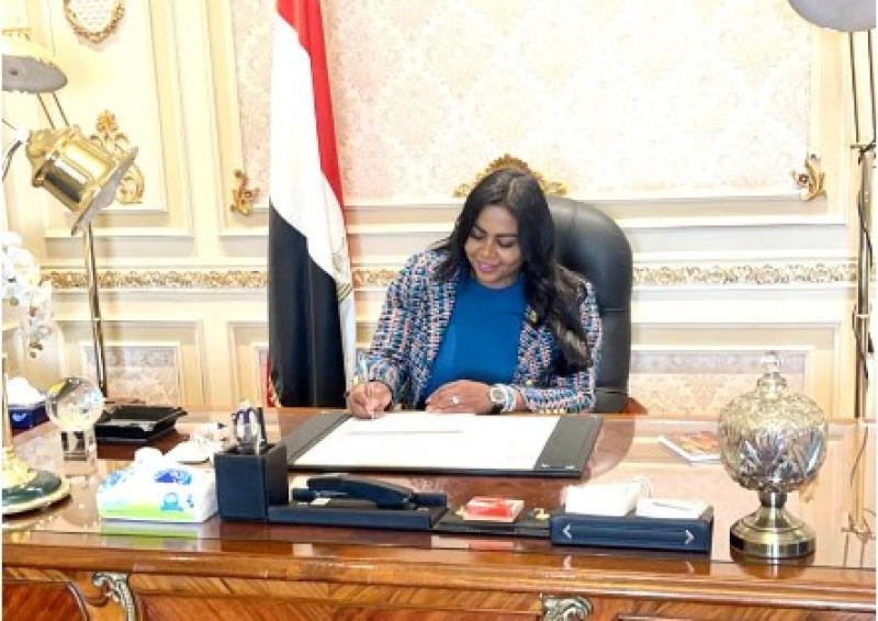  النائبة الدكتورة نيفين حمدي