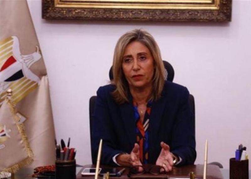 وزيرة الثقافة 