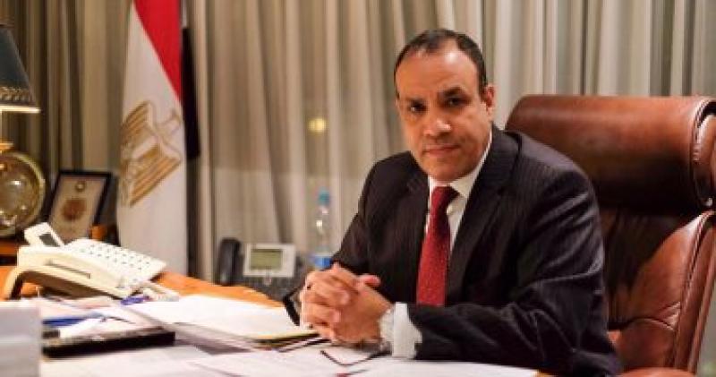 الدكتور بدر عبد العاطى