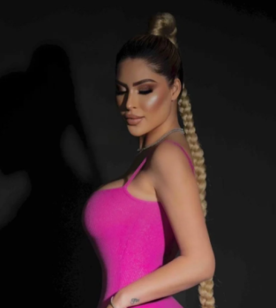 الفنانة مريم الدباغ