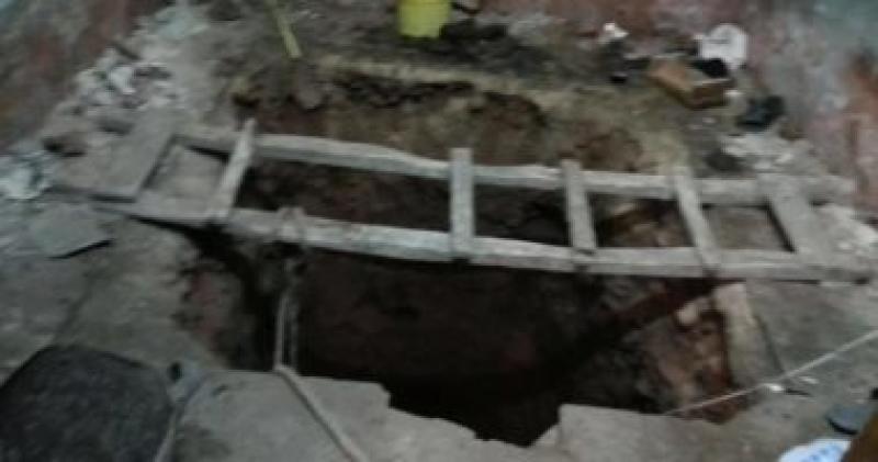 التنقيب عن الاثار 