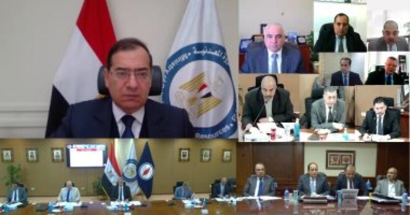 خلال الاجتماع