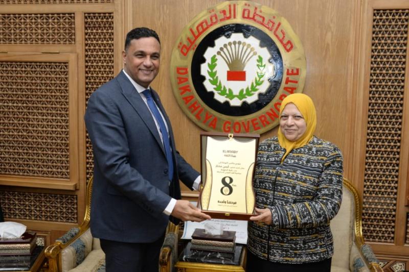 الدكتور أيمن مختار و صباح العربي
