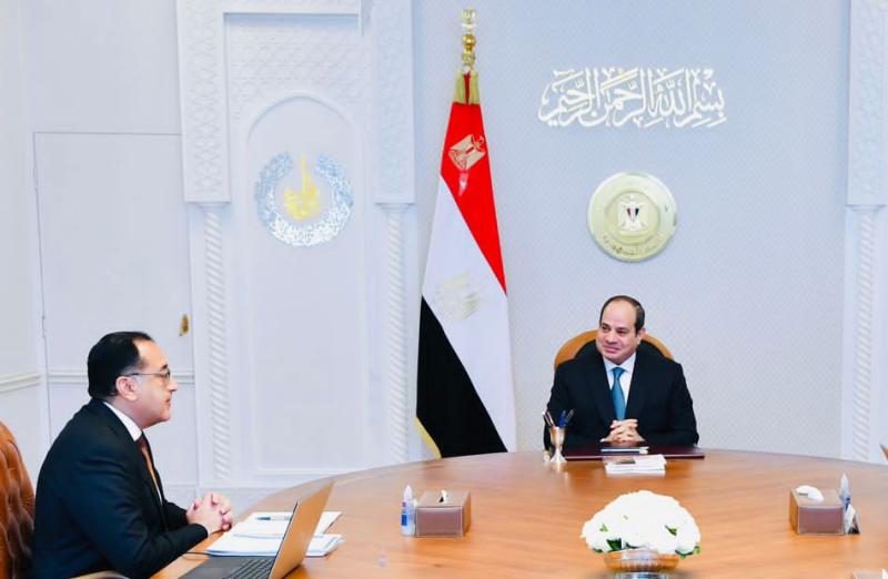 الرئيس عبد الفتاح السيسي مع رئيس الحكومة