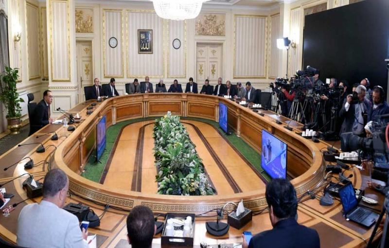 تفاصيل عرض رئيس الوزراء بشأن برنامج الطروحات ودعم الصناعة