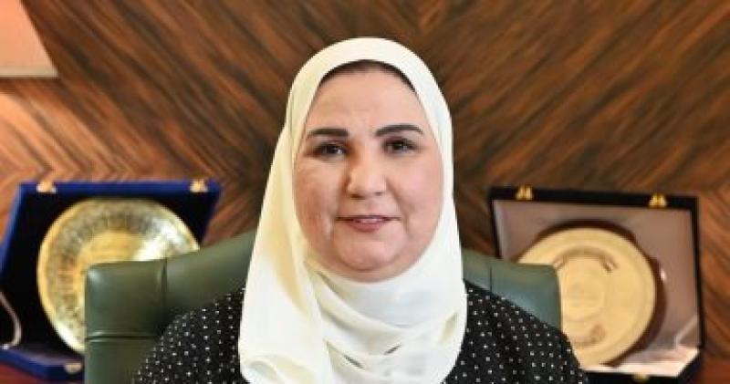  وزيرة التضامن  