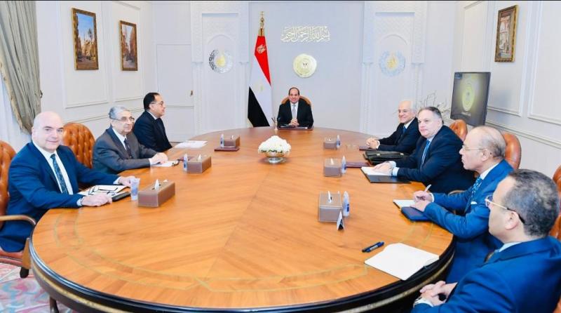 الرئيس عبد الفتاح السيسي مع ديميتروس كوبولوزيس رئيس مجموعة شركات كوبولوزيس اليونانية