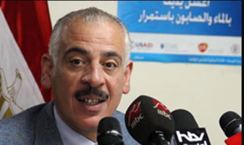  الدكتور عمرو قنديل