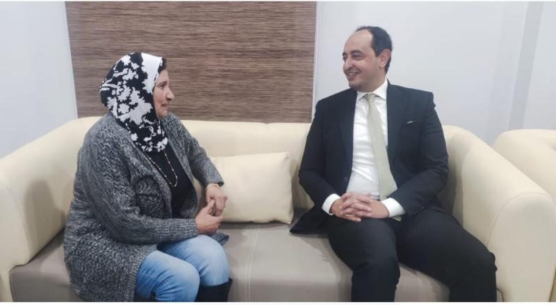 محررة بوابة الدولة الاخبارية مع الدكتور  عمرو عثمان