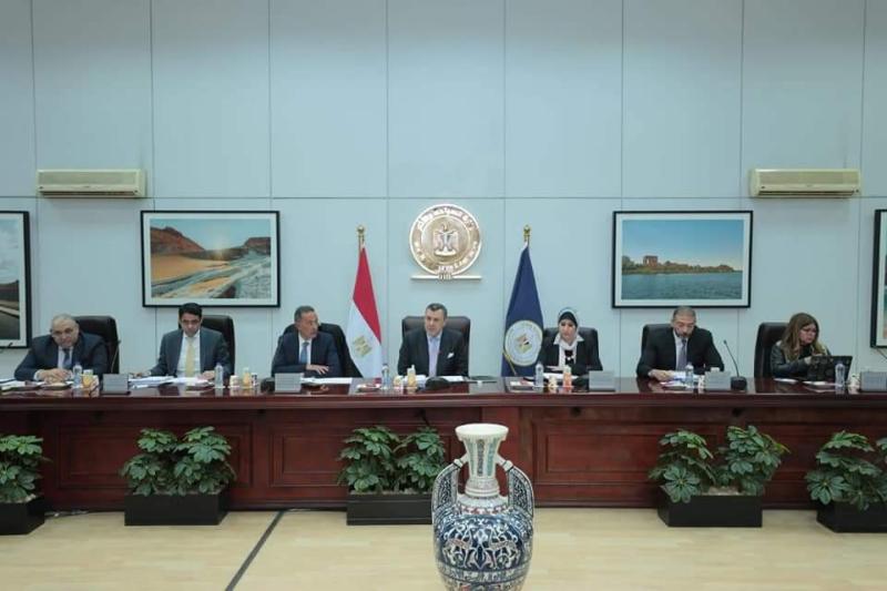 إجتماع وزير السياحة 