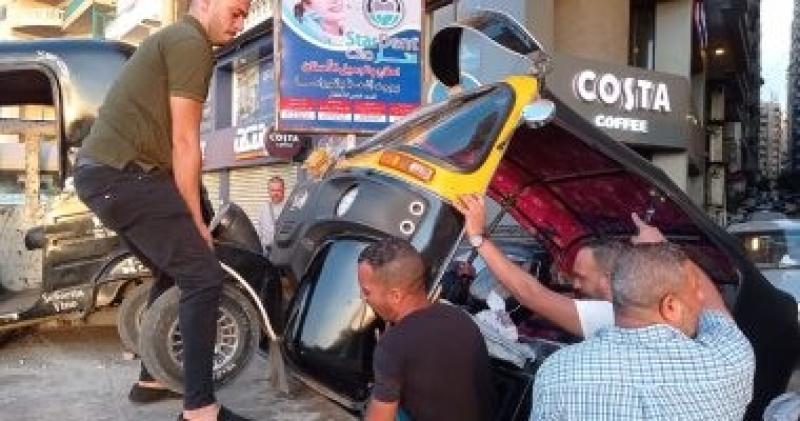 توك توك 
