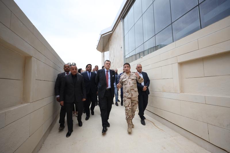 جولة وزير السياحة 